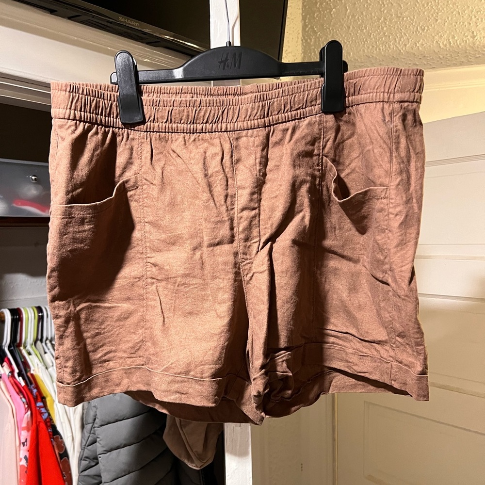Old navy brown shorts